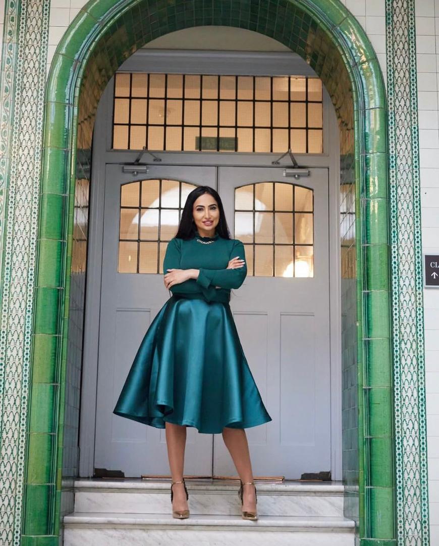 B LYNN CREWS-BROOKS – Stock Broker